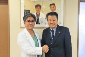 晃友脳神経外科眼科病院 大橋元一郎院長とのお写真
